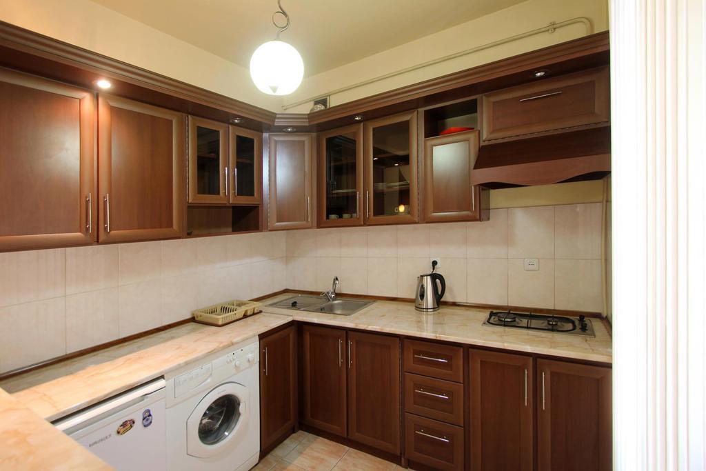 Studio With Balcony On Sayat Nova Avenue 耶烈万 外观 照片