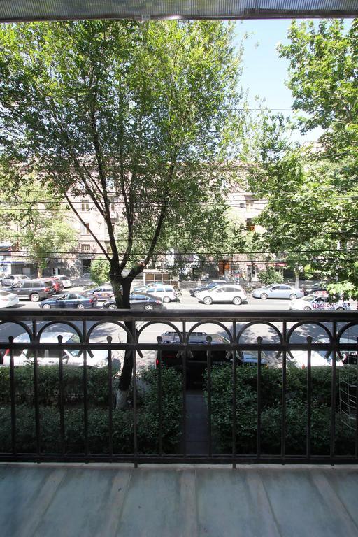 Studio With Balcony On Sayat Nova Avenue 耶烈万 外观 照片