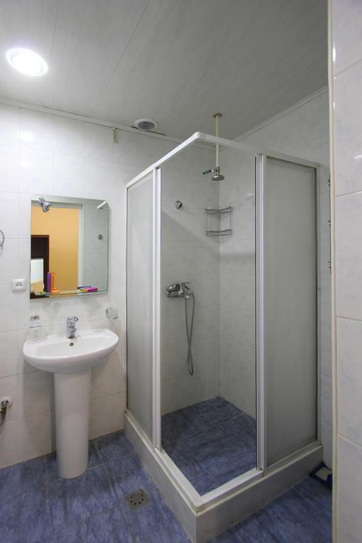 Studio With Balcony On Sayat Nova Avenue 耶烈万 外观 照片
